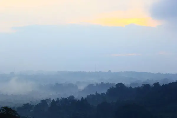 Prachtige Zonsondergang Het Berglandschap — Stockfoto