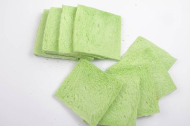 beyaz zemin üzerine ekmek