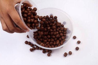 Çikolata parçacıklı şeker