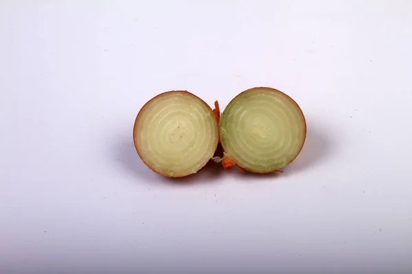 Cebolla Fresca Rodajas Aislada Sobre Fondo Blanco — Foto de Stock