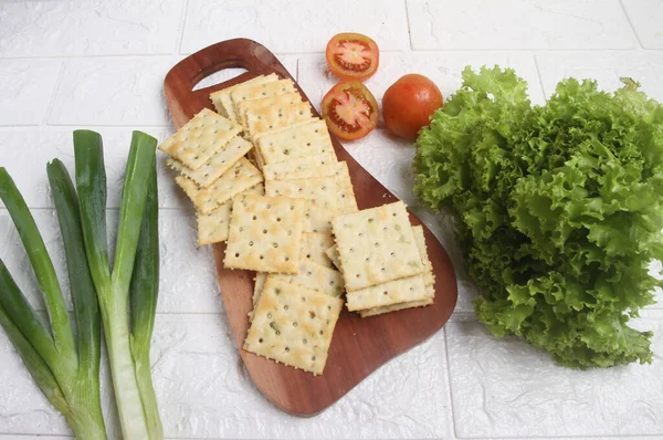 Gemüse Cracker Kekse Auf Dem Tisch — Stockfoto