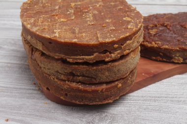 Masadaki avuç içi şekeri