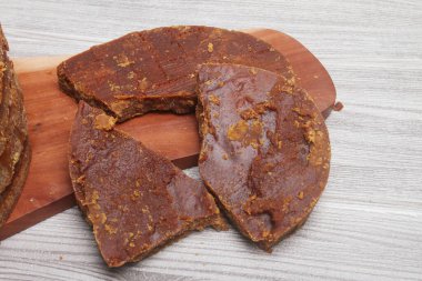 Masadaki avuç içi şekeri