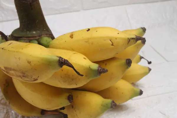Plátanos Maduros Sobre Mesa — Foto de Stock