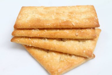 beyaz arkaplanda izole bisküviler