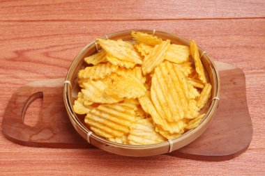 Tabakta patates krakeri