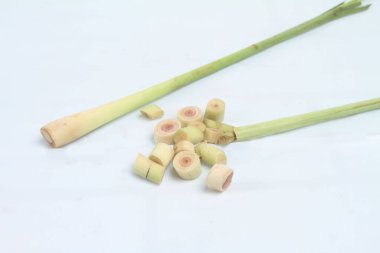 limon otu beyaz arkaplanda izole edilir