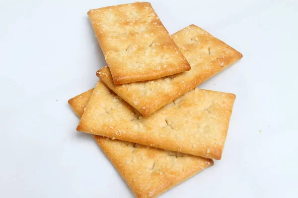 beyaz arkaplanda izole bisküviler