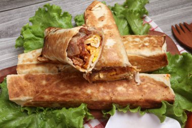 Sebzeli lezzetli Türk kebabı.