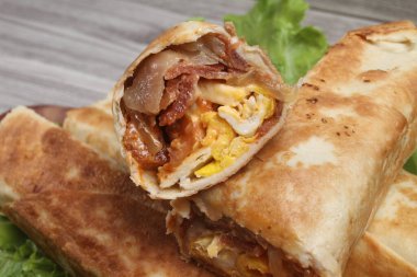 Sebzeli lezzetli Türk kebabı.