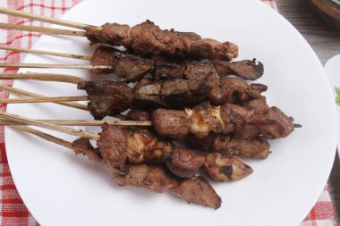 Tavuklu satay.