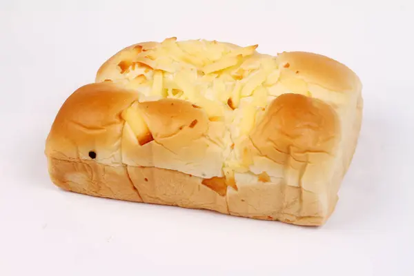 Beyaz Arka Planda Peynirli Jambonlu Taze Sağlıklı Ekmek — Stok fotoğraf