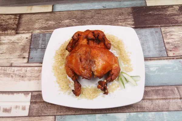 Ayam Goreng Dengan Nasi Dan Rempah Rempah — Stok Foto