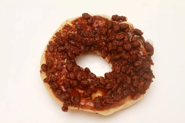 Ντόνατ Σοκολάτας Ξηρούς Καρπούς — Φωτογραφία Αρχείου