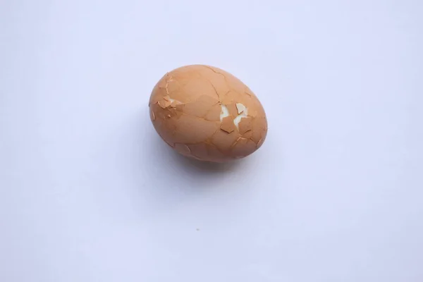 Коричневе Яйце Білому Тлі — стокове фото