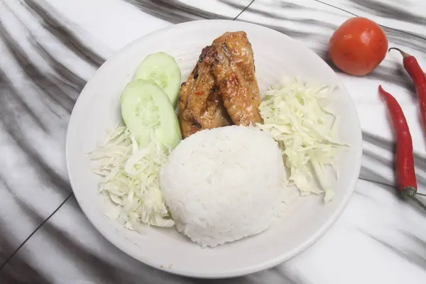 Ayam Indonesia Dengan Nasi — Stok Foto