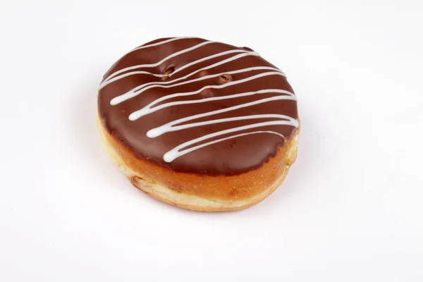 Schokoladen Donut Mit Schokoladenbelag Auf Weißem Hintergrund — Stockfoto