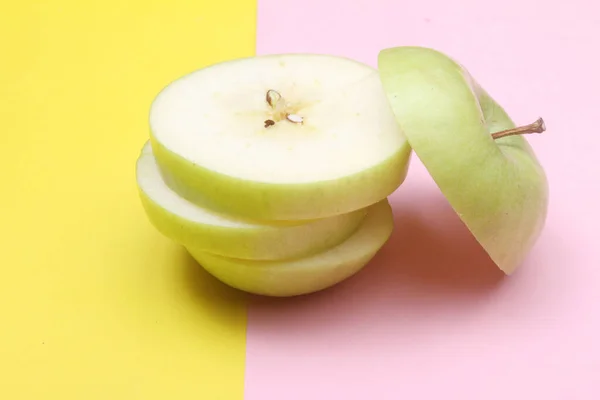Slice Green Apple Color Background — Stock Photo, Image
