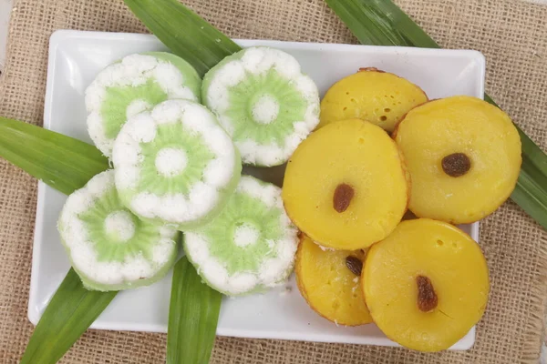 Tradisional Kue Indonesia Atas Meja — Stok Foto