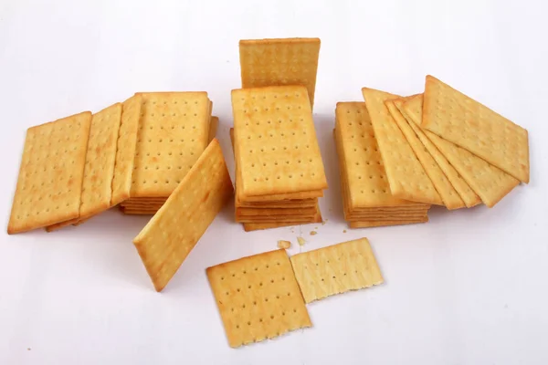 Knusprige Cracker Isoliert Auf Weißem Hintergrund — Stockfoto