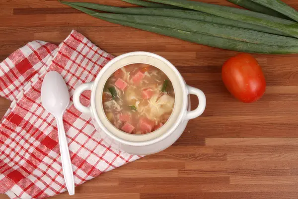 Eine Schüssel Heiße Hühnercremesuppe Mit Gemüse Hausgemachtes Essen — Stockfoto