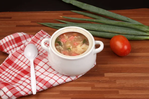 Sebzeli Bir Kase Sıcak Tavuk Kremalı Çorba Yapımı Yemek — Stok fotoğraf