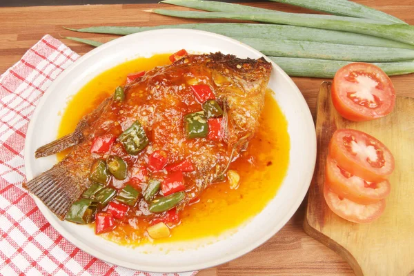 Ryba Sos Pomidorowy — Zdjęcie stockowe