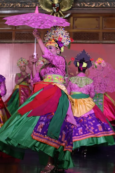 Szeptember 2023 Lányok Táncolnak Esernyő Fesztiválon Városházán — Stock Fotó