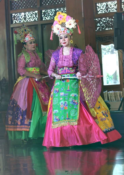 Сентября 2023 Девушки Танцуют Зонтичном Фестивале Мэрии — стоковое фото