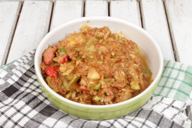 Rujak Endonezya 'da geleneksel bir salatadır.