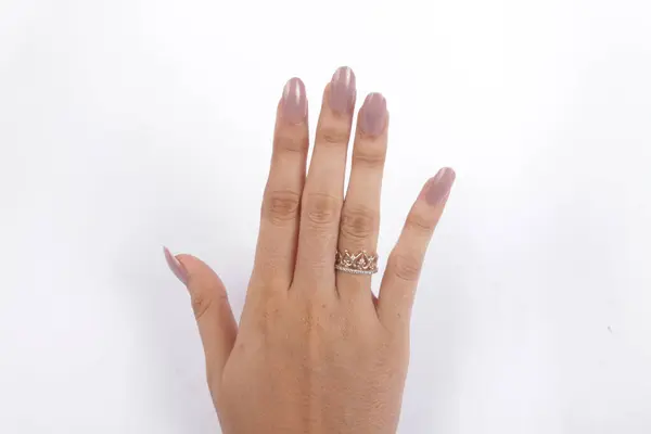 Vacker Kvinnlig Hand Med Gyllene Nagellack — Stockfoto