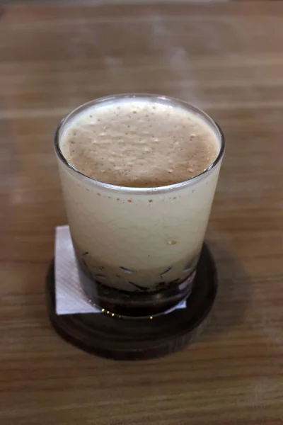Kopp Kaffe Med Ett Glas Mjölk Trä Bakgrund — Stockfoto
