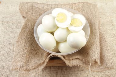 Tahta kasedeki yumurtalar..