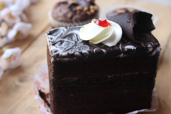 Chocolate Chocolate Cake Cherry Nuts — Stock Photo, Image