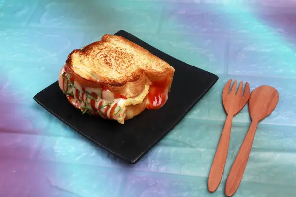 Heerlijke Toast Sandwich Met Aardbeienjam Kaas — Stockfoto