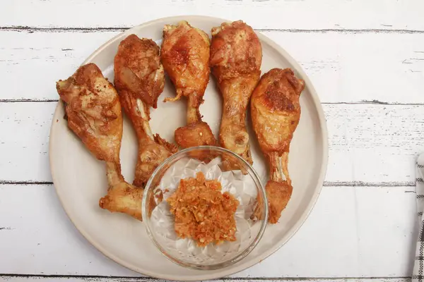 Goreng Kaki Ayam Dengan Saus — Stok Foto