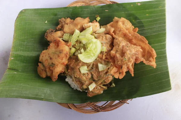 Індонезія Їжа Телятина Арахісовим Соусом Бакланом — стокове фото