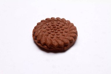 Çikolata Bisküvi üzerine beyaz izole
