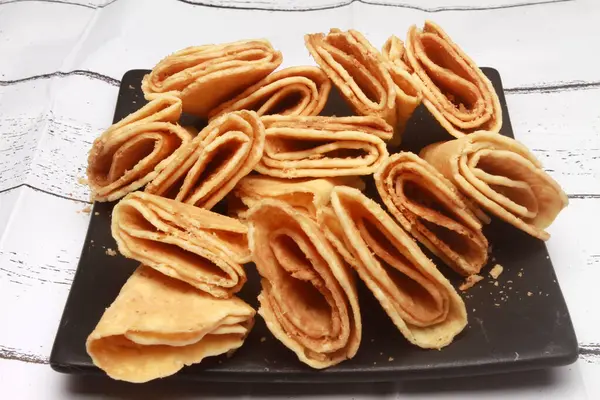 Indonesia Snack Gapet Crispy Crackers Plate — Stock Photo, Image