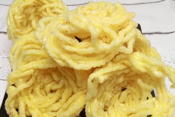 Yellow Crackers Table Kerupuk Mie Indonesia — Stock Photo, Image