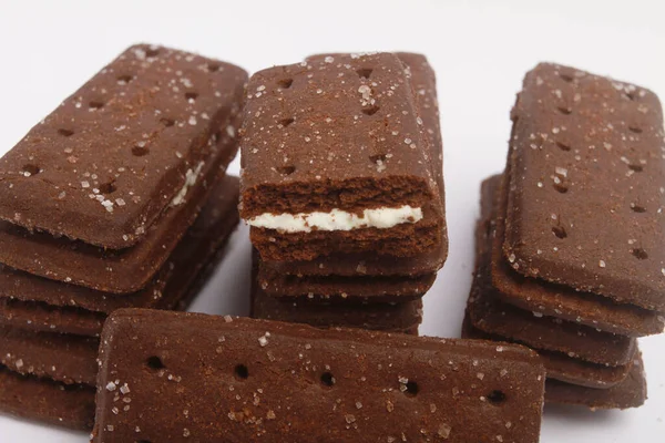 Biscoito Chocolate Com Recheio Creme — Fotografia de Stock