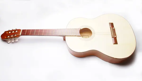 Gitara Klasyczna Białym Tle Przestrzeń Kopiowania — Zdjęcie stockowe