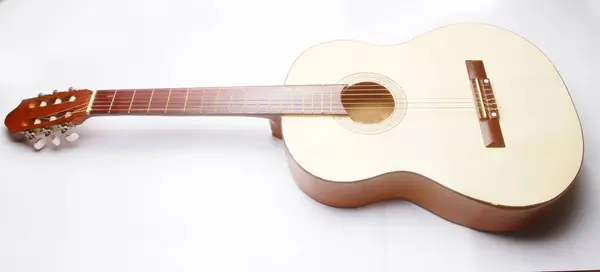 白のアコースティック ギター — ストック写真