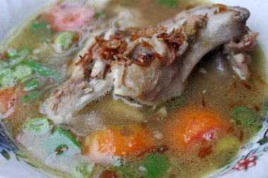 Bir kase et çorbası.