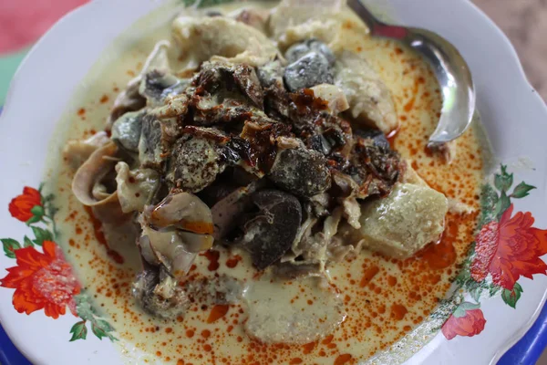 Тарелка Лонтонг Опур Азиатская Еда — стоковое фото