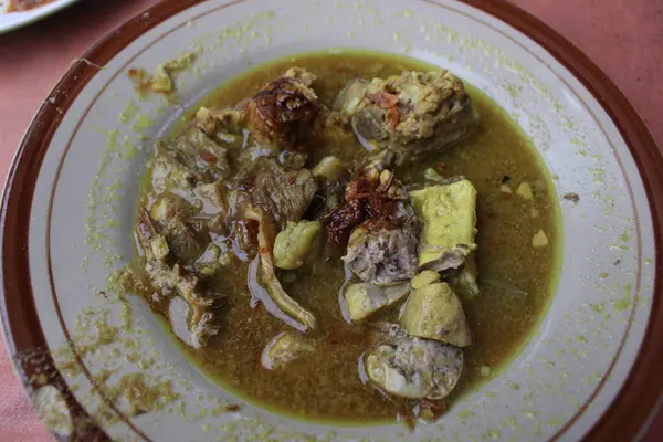 Asya Yemekleri Tabakta Gulai Kambing — Stok fotoğraf