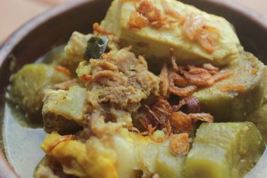 Bir tabak lodeh, Asya yemeği, köri yemeği.