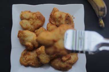 Tabakta muz kızartması