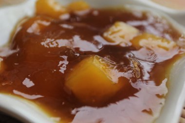 bubur biji salah ya da geleneksel Endonezya lapası