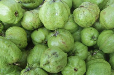 Piyasada yeşil guava